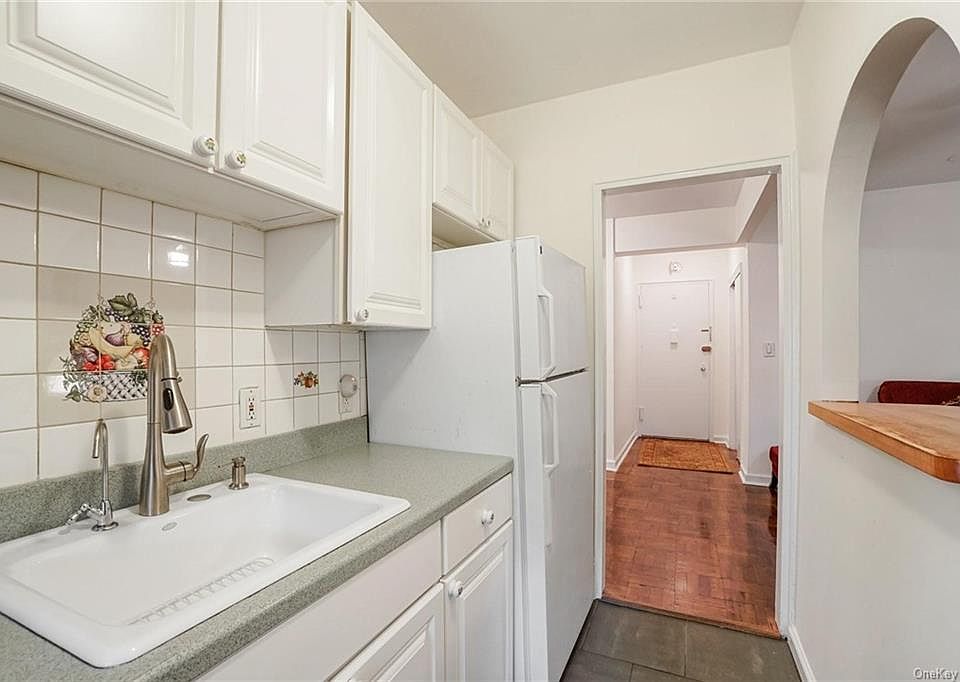 1st image of 325 King St #1L