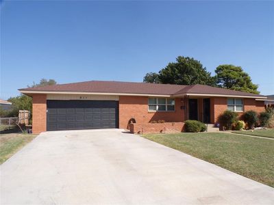 811 E Tom Stafford St, Weatherford, OK, 73096