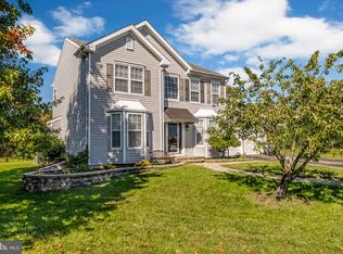 204 Waterview Dr, New Castle, DE 19720