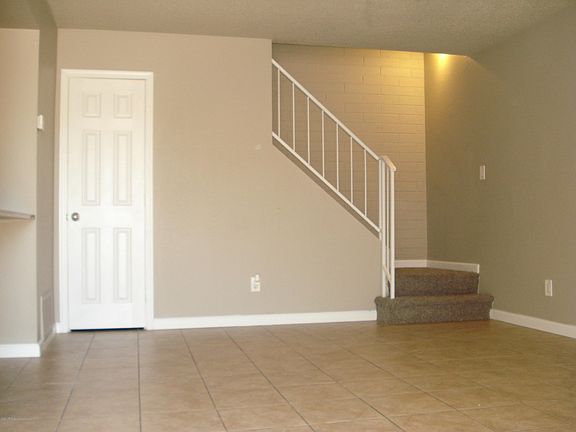 2nd image of 1466 N 54th Ave