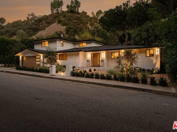 1902 Roscomare Rd, Los Angeles, CA 90077