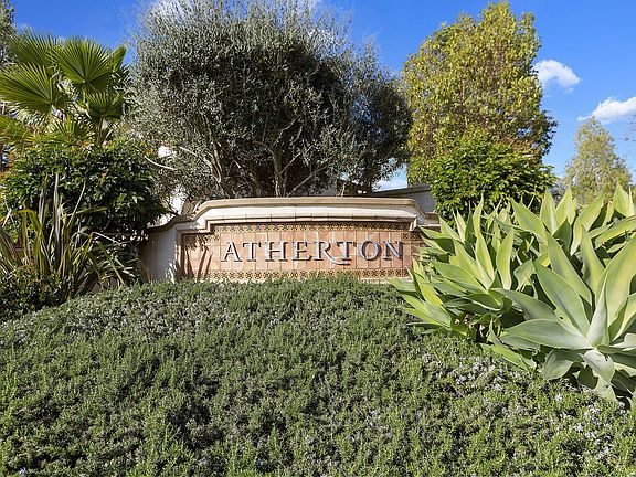 5th image of 642 Atherton St