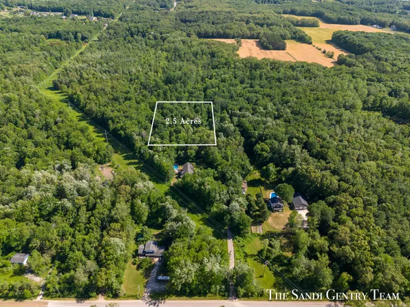 113 Avenue Prvt #C, Grand Haven, MI 49417