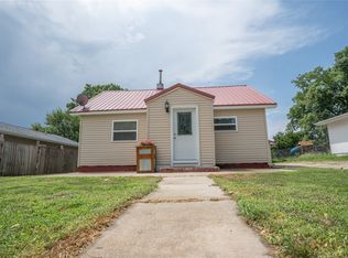 816 S 4th Ave, Winterset, IA 50273