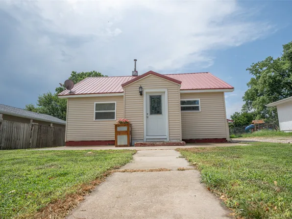 816 S 4th Ave, Winterset, IA 50273