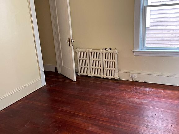 4th image of 22 Morris St Unit 1