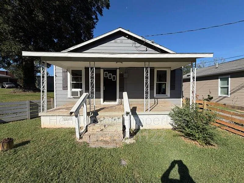 2 bed, 1.0 bath, 722 sqft, $1,250 — Photo 1