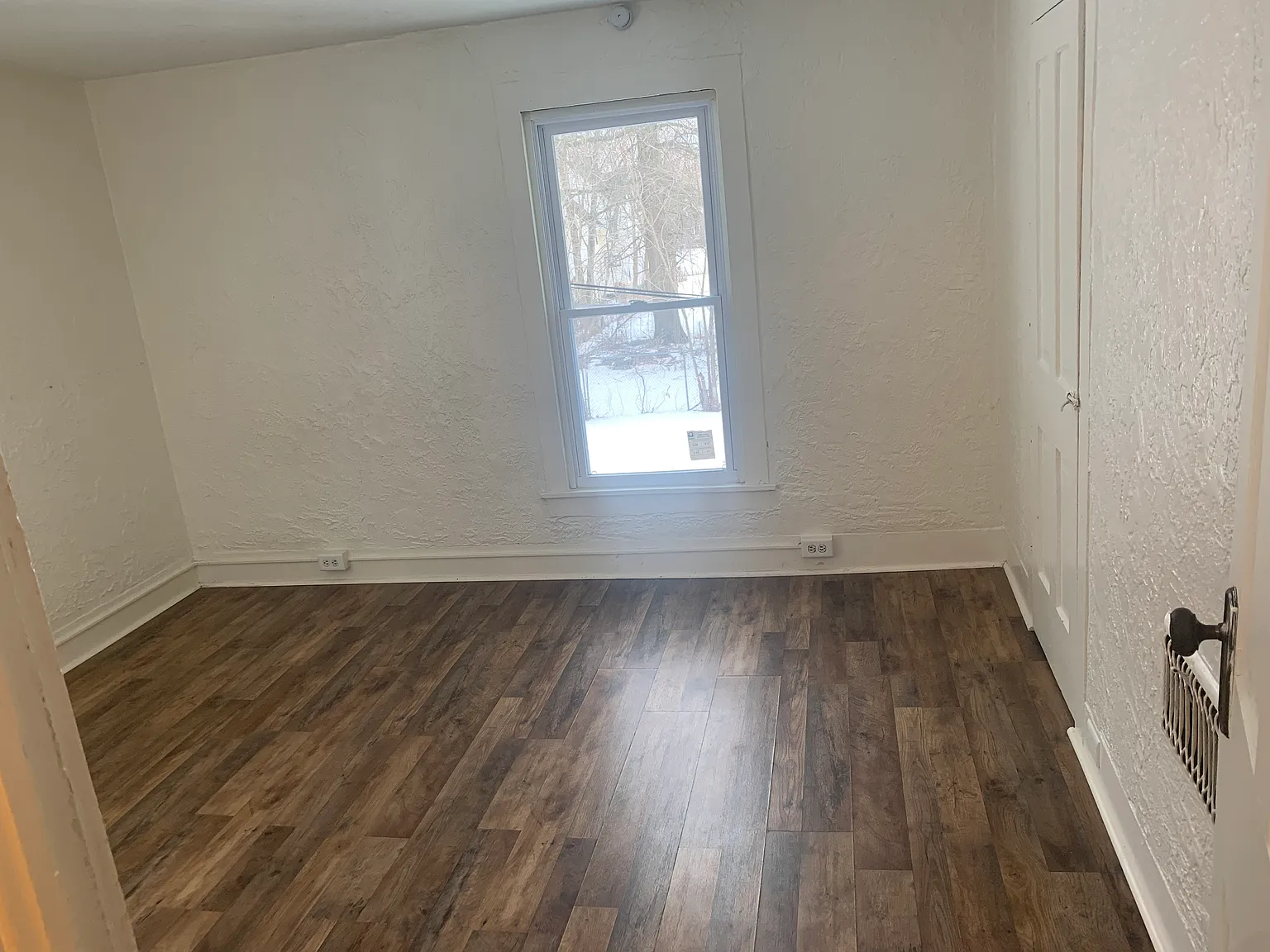 2 bed, 950 sqft, $850 — Photo 3