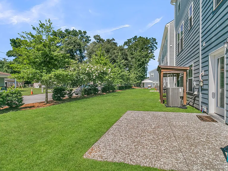 1247 Tice Ln — Photo 33