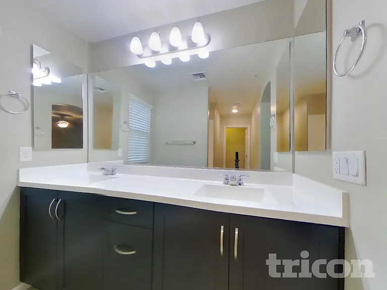 12554 W Hummingbird Ter — Photo 10