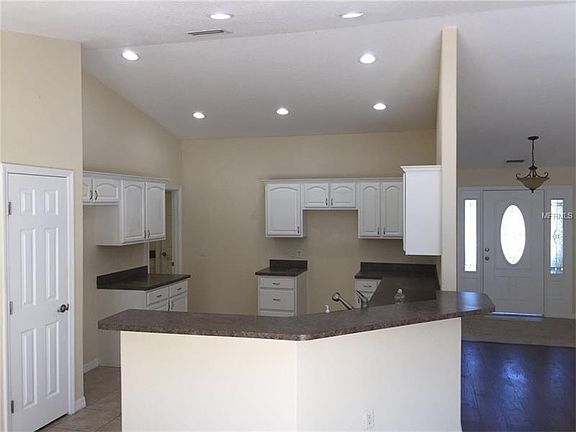 4th image of 934 Redwood Way