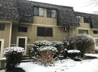 52 Suffield Meadow Dr, Suffield, CT 06078