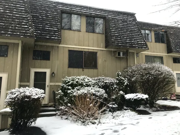 52 Suffield Meadow Dr, Suffield, CT 06078