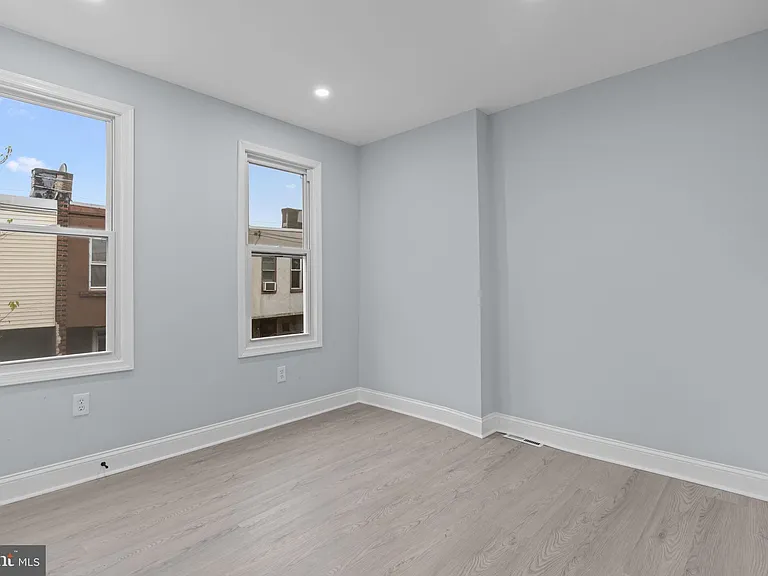 1612 S 24th St — Photo 14