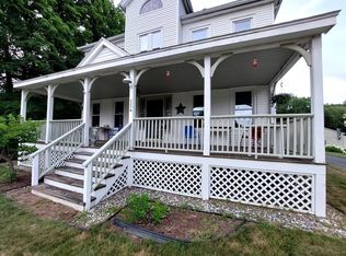 554 Rock Valley Rd, Holyoke, MA 01040