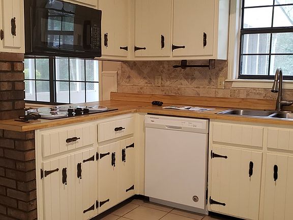 3rd image of 60 Parkview Cir