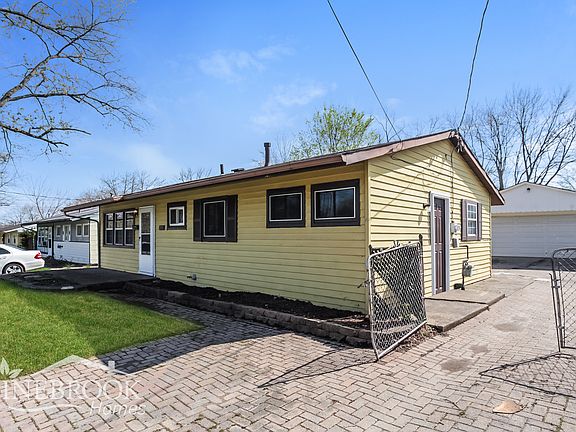 3rd image of 2551 Mariposa Dr