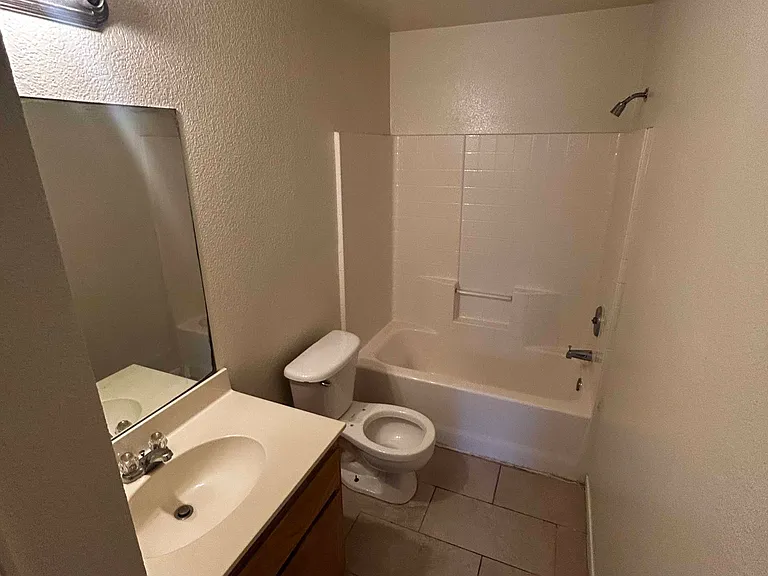 103 Castellon Ct #B — Photo 11