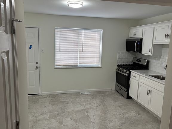 2nd image of 10976 Whitehall Manor Dr APT 2