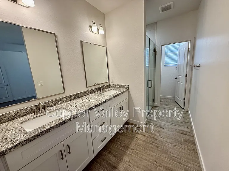 812 E Irvine Rd — Photo 11