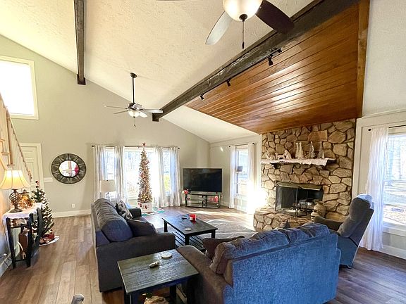 2nd image of 250 Harpeth Hills Dr