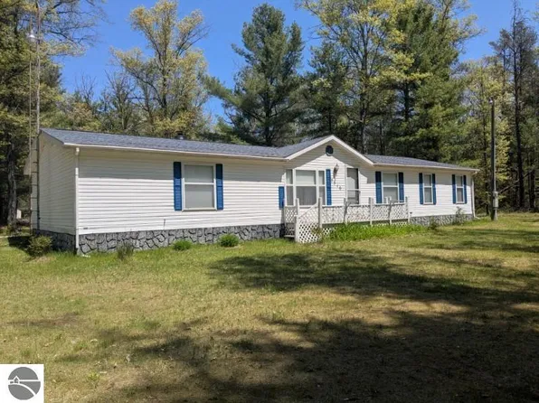 7310 Rollways Rd, South Branch, MI 48761