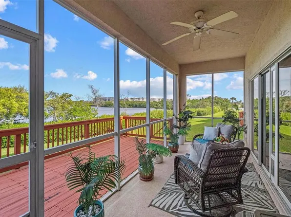 6555 99th Way N APT 20F, Saint Petersburg, FL 33708