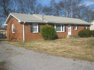 802 Nixon Dr, Lebanon, TN 37087