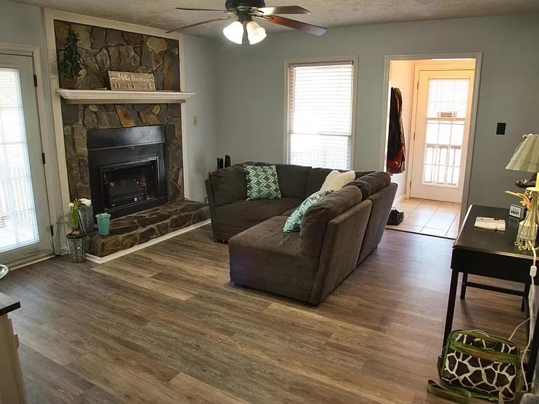 912 Kennesaw Dr — Photo 6