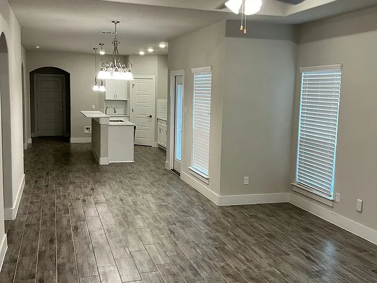 673 The Cottages Dr — Photo 5
