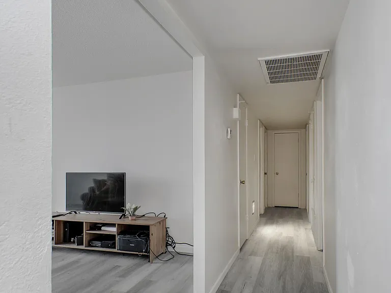 1702 E El Parque Dr — Photo 5