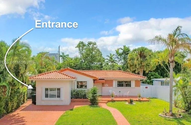 7537 Buccaneer Ave #B — Photo 1