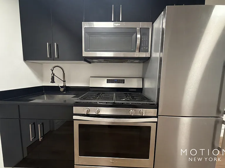 513 E 5th St #5B — Photo 2