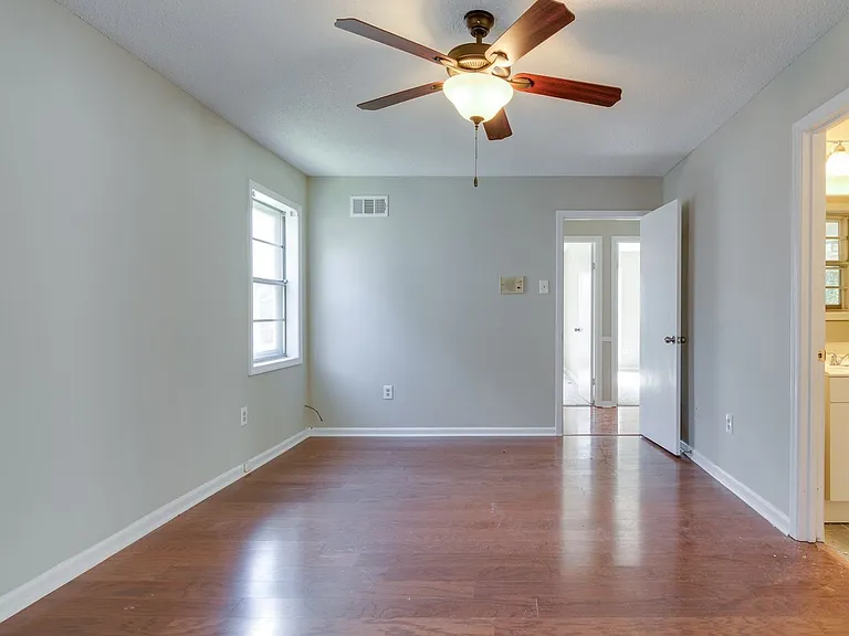 6258 Ridge Manor Dr — Photo 8