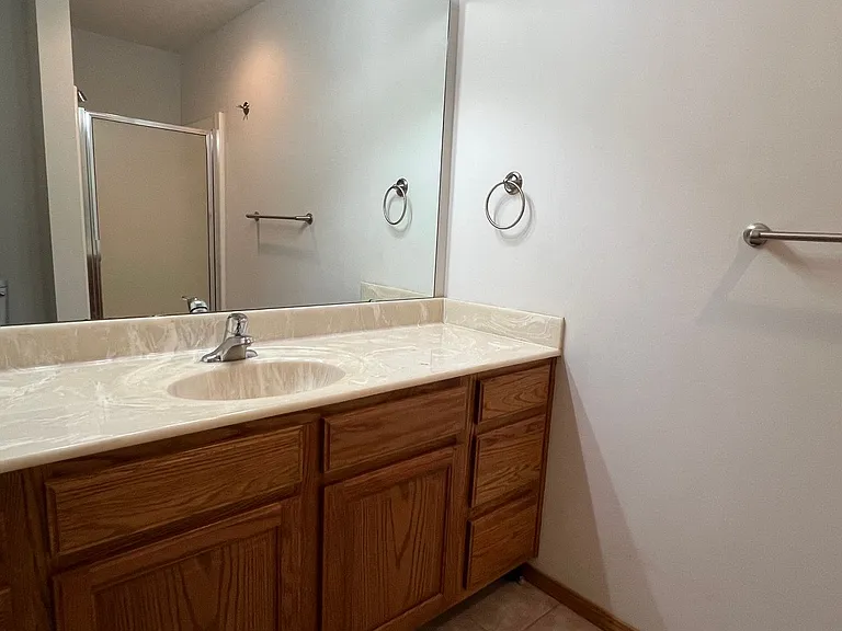 414 S Michelle Ave — Photo 6