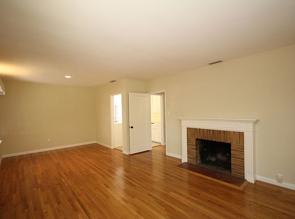 2nd image of 1040 Alpine Villa Dr