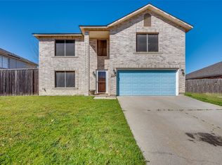 2811 Custer Dr, Corinth, TX 76210