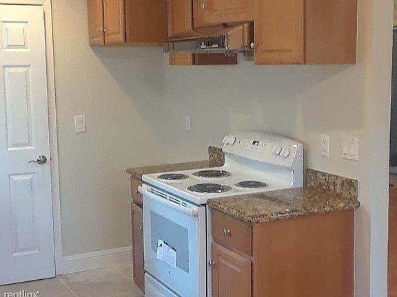 3rd image of 1589 Brookvale Dr APT 2