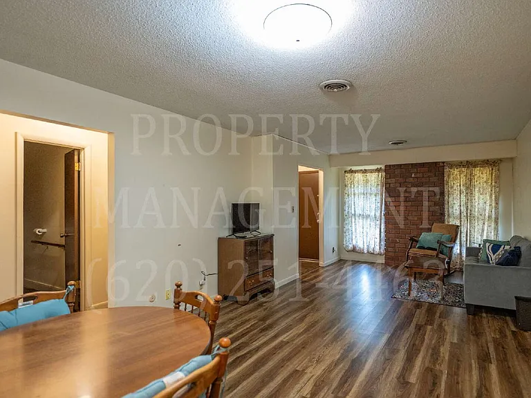 701 Beech St #E — Photo 12