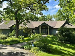 7 Colony Ct, Galena, IL 61036