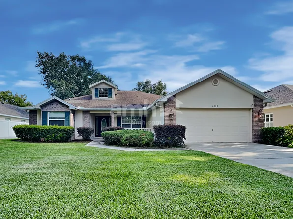 1033 Legends Pass Dr, Valrico, FL 33594