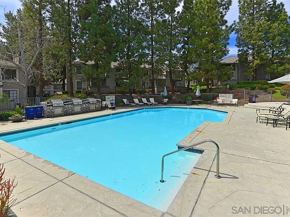 5th image of 14996 Avenida Venusto Unit 26