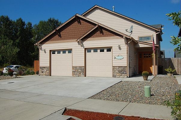 Craftsman 2 bed-2 bath