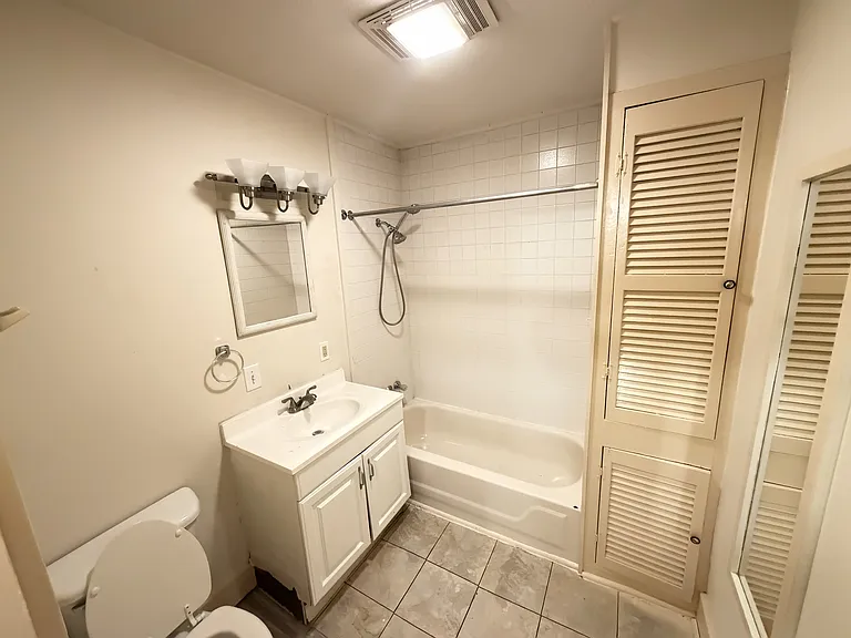 203 E Brin St — Photo 7