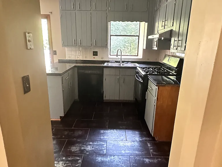 3335 Hillside Dr — Photo 11