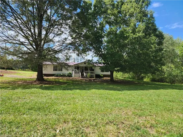 803 Poe Rd, Siler City, NC 27344