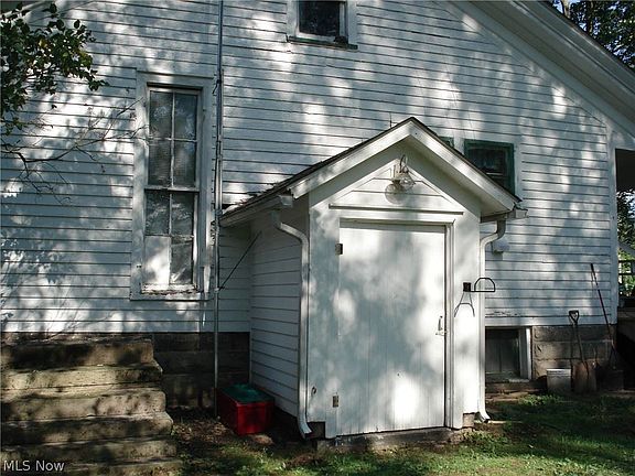 4th image of 215 S Chestnut St