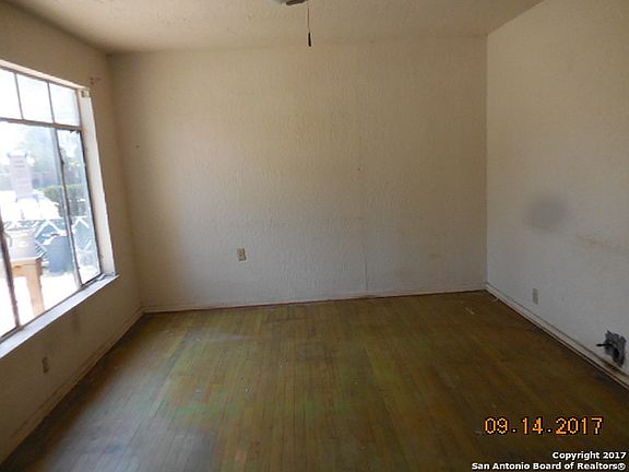 3rd image of 247 Acapulco Dr