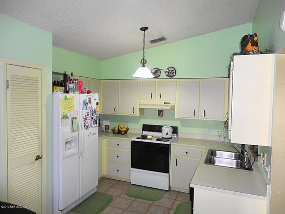 2nd image of 693 Roger Sherman St