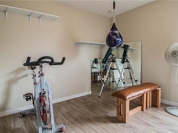 5th image of 565 Delancey Dr